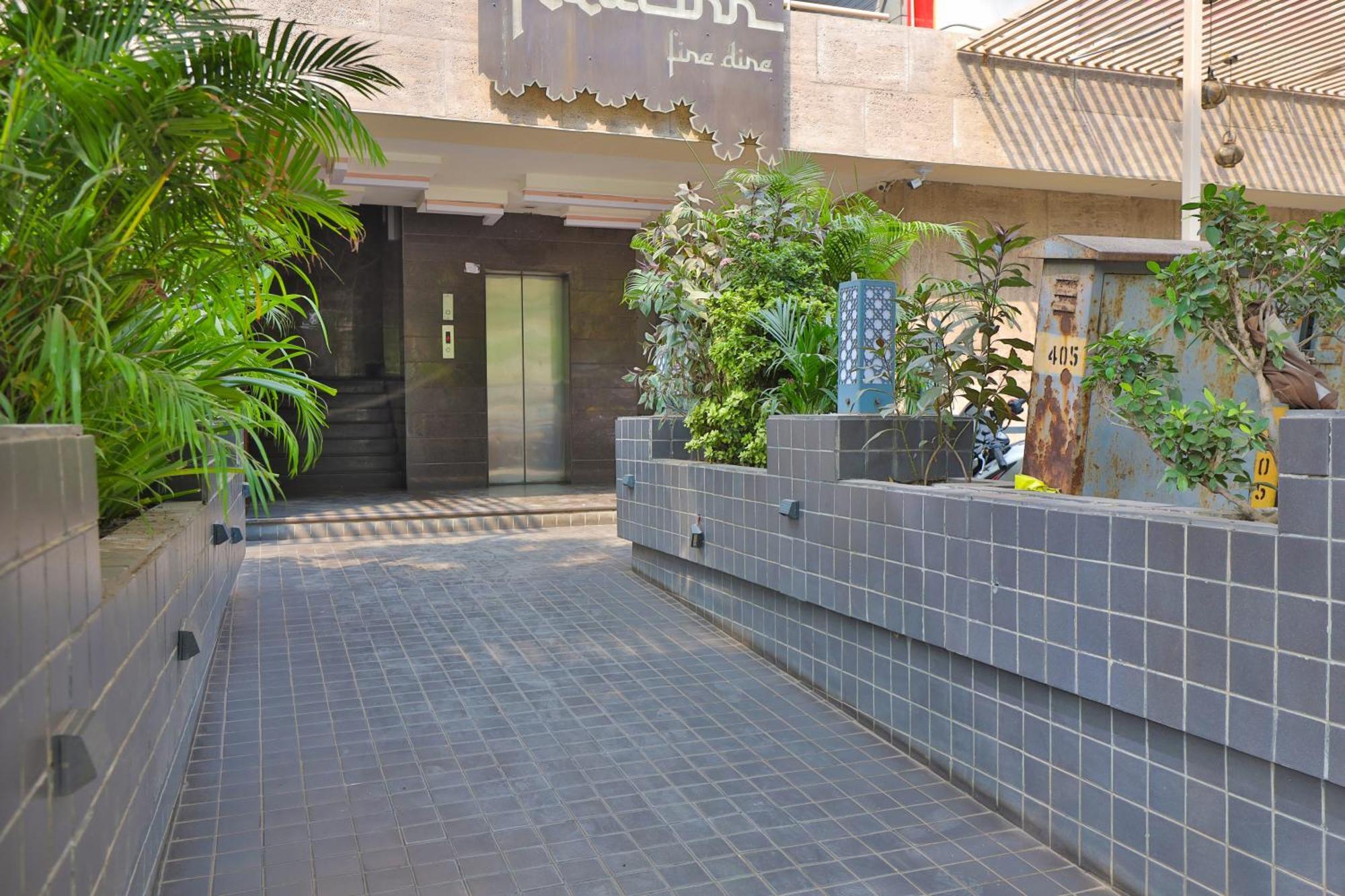 Hotel The Grand Suites Ahmedabad Exterior foto