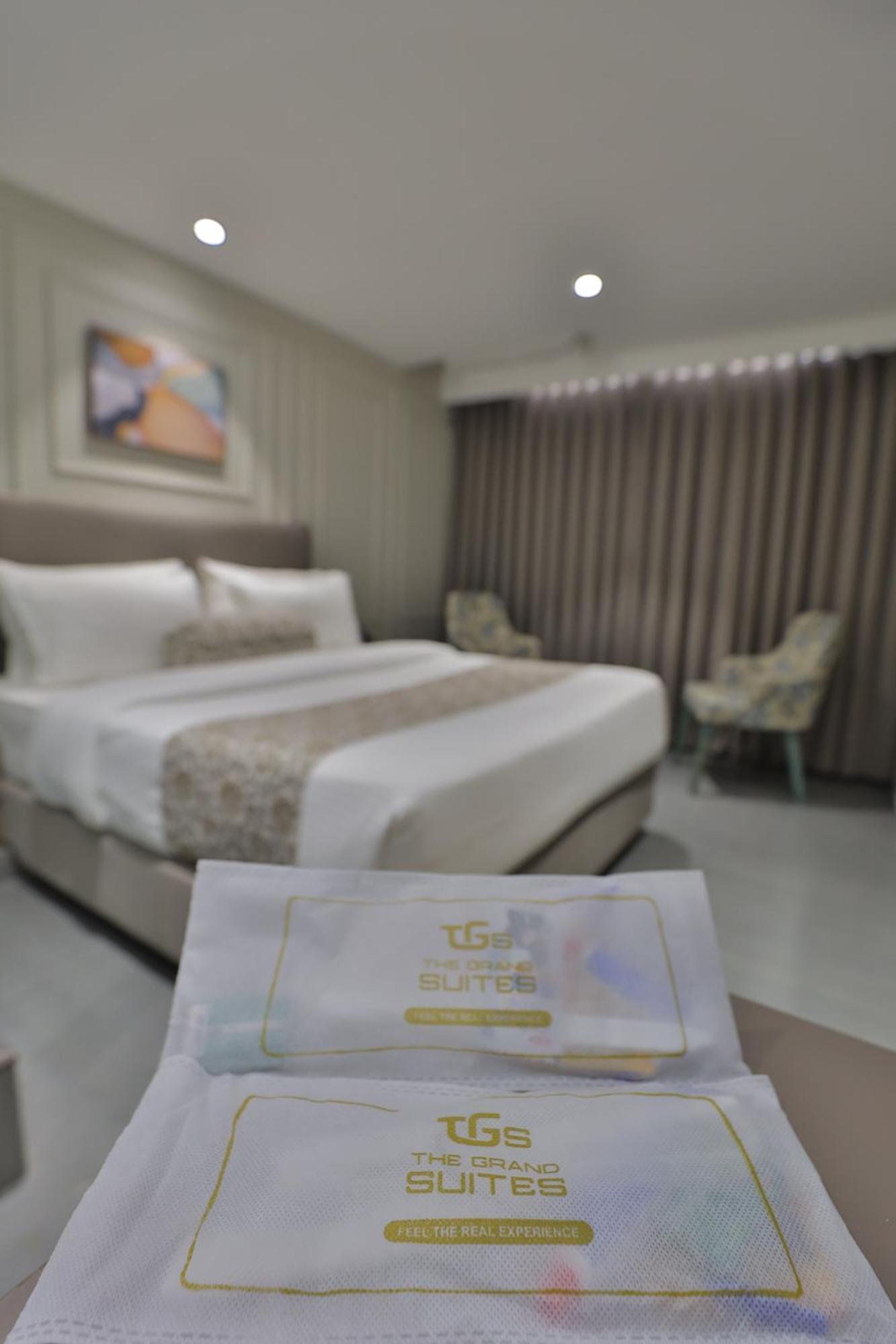 Hotel The Grand Suites Ahmedabad Exterior foto